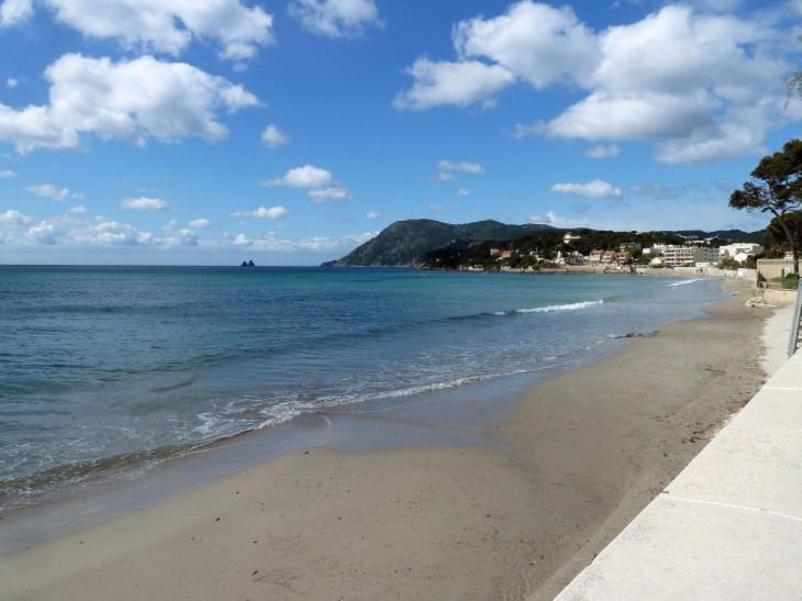 Les Bois Flottes . Plage De La Verne Ла-Сейн-сюр-Мер Экстерьер фото